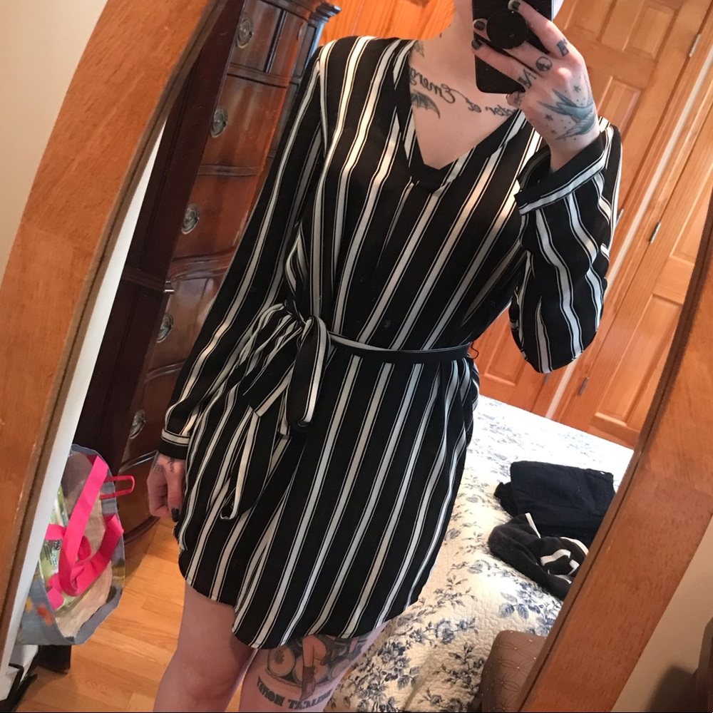 Forever 21 Long Sleeve Striped Dress